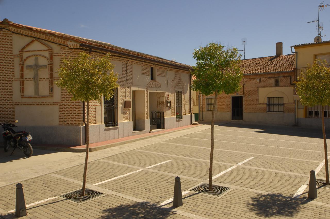 Casa Rural Hazanas Adanero Exterior foto